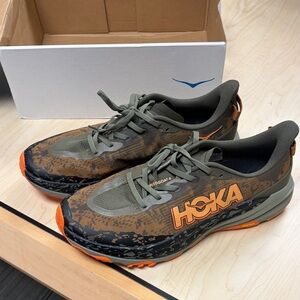 Hoka Men's Athletic Shoes - Olive and Orange - speedgoat 6